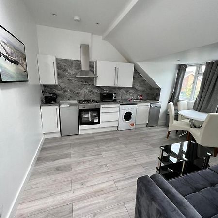 Lovely 2 Bedroom Flat With Roof Terrace In London Nw6 외부 사진