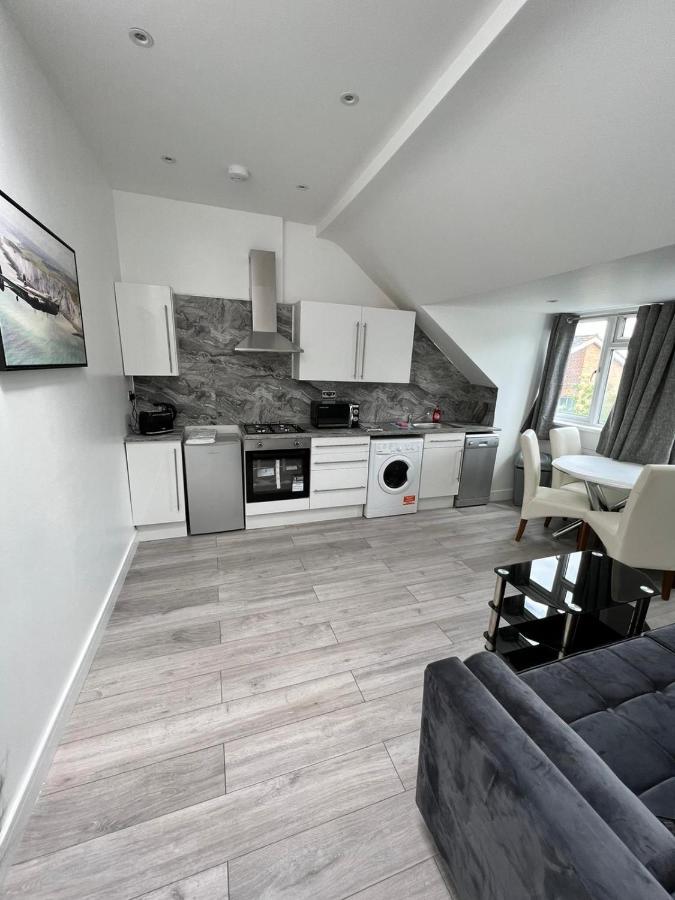 Lovely 2 Bedroom Flat With Roof Terrace In London Nw6 외부 사진