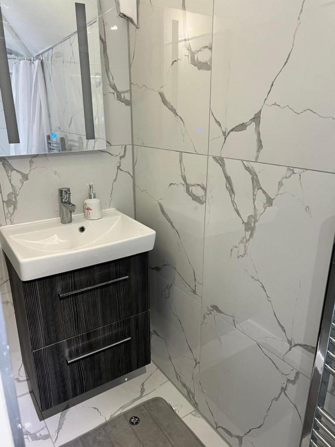 Lovely 2 Bedroom Flat With Roof Terrace In London Nw6 외부 사진