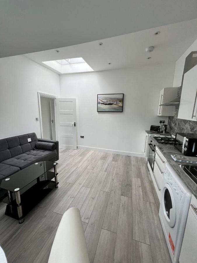 Lovely 2 Bedroom Flat With Roof Terrace In London Nw6 외부 사진