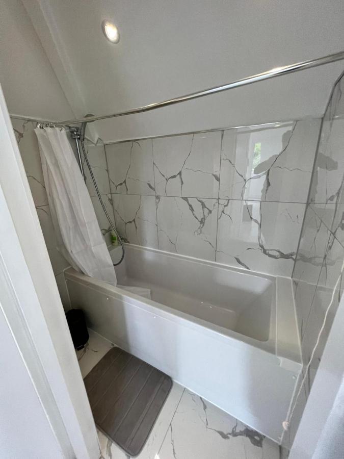 Lovely 2 Bedroom Flat With Roof Terrace In London Nw6 외부 사진